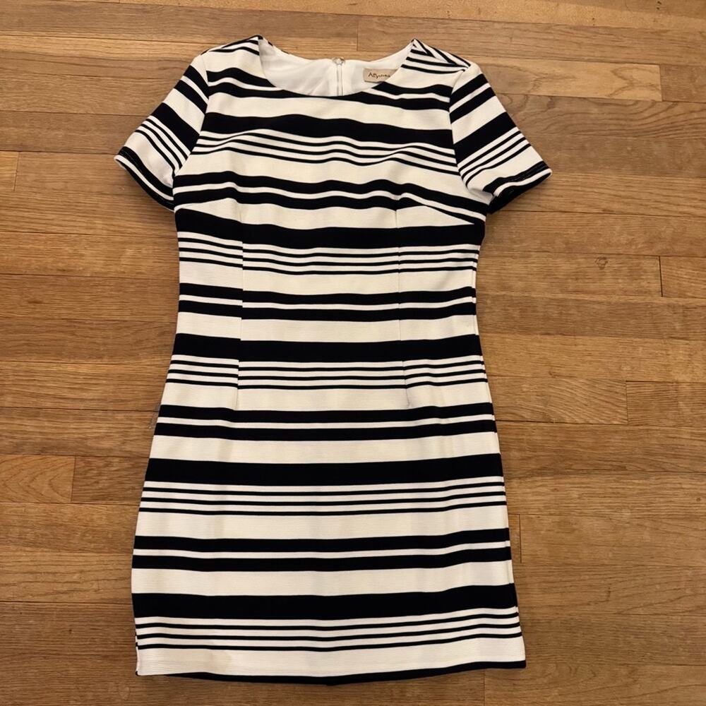 Alythea black white short sleeve a-line mini dress size large L
 b64